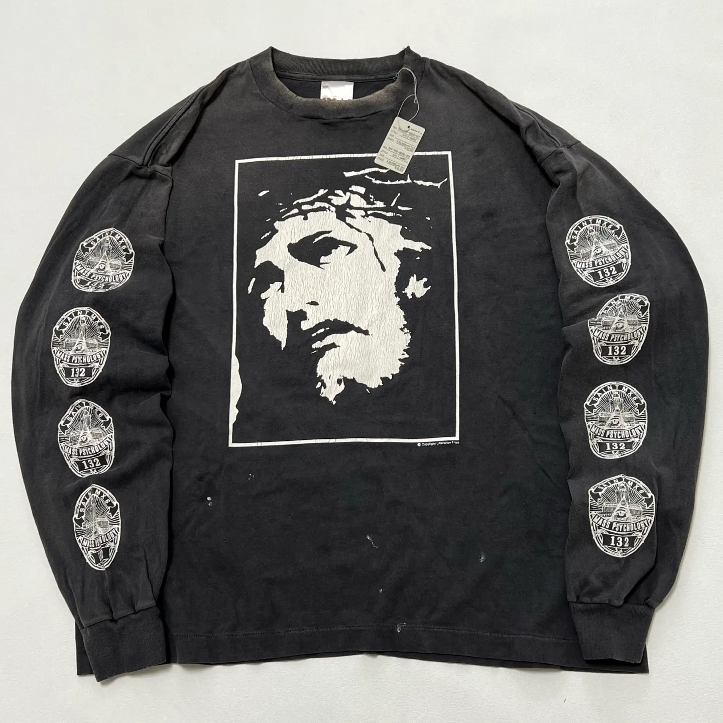 SAINT Mxxxxxx LOVE SAINT LS TEE/BLK LOVE SAINT Big Jesus washed and distressed long sleeves, washed black S-XL, cylindrical cloth Assute dyeing, heavy washing and water fading, pure hand-splashed ink holes, simulated natural fading and old effects, correct version, correct main mark/washed mark/angel anti-counterfeiting label, OEM by domestic top printing factory, top purchasing agent level
